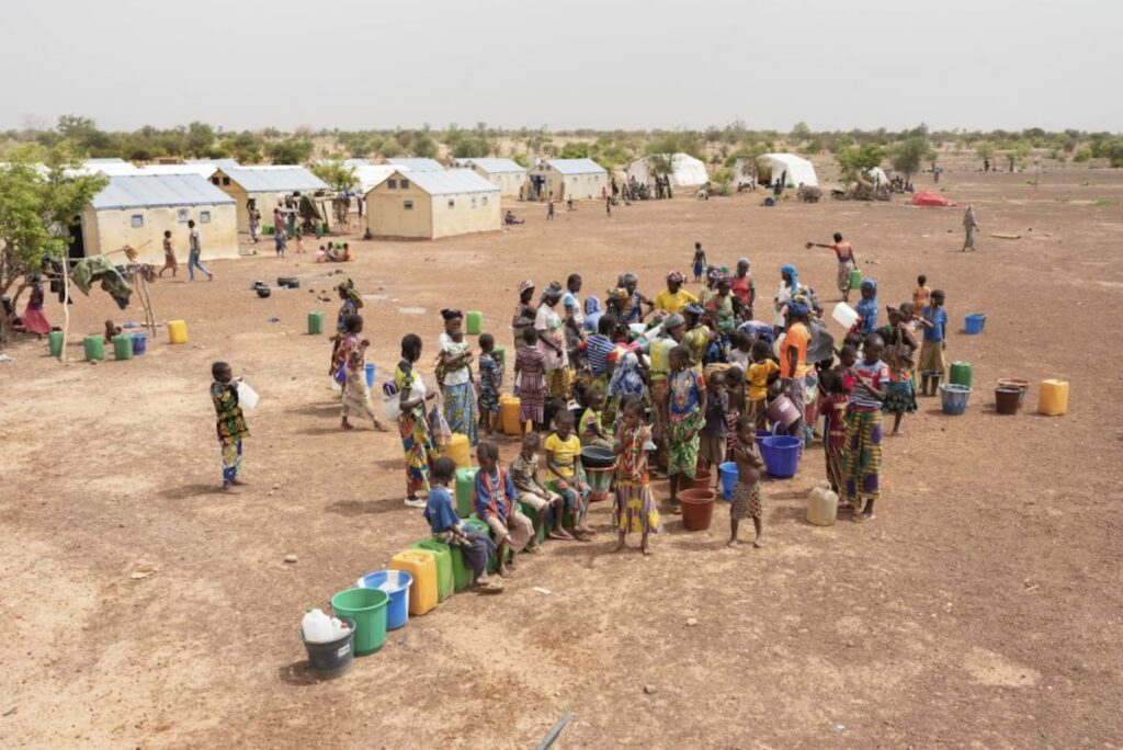 Burkina Faso : un attentat jihadiste dévastateur frappe Barsalogho, des centaines de victimes