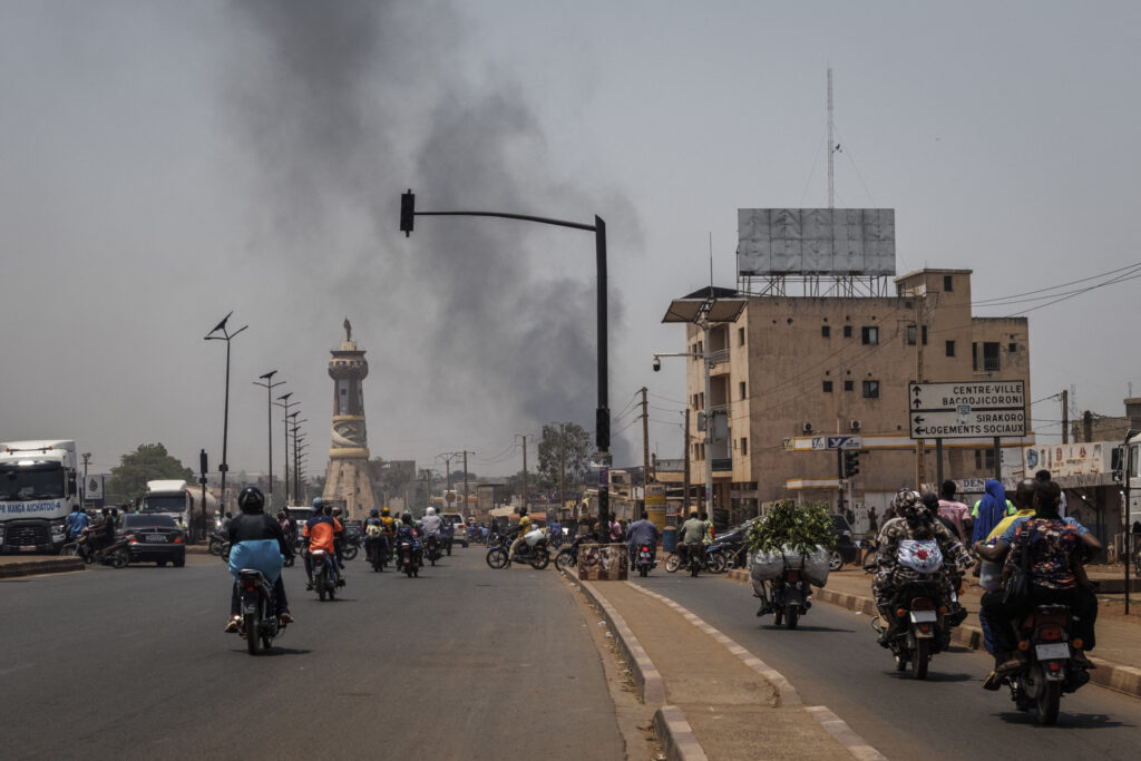 Crise au Mali : les limites du pouvoir militaire face aux attaques jihadistes