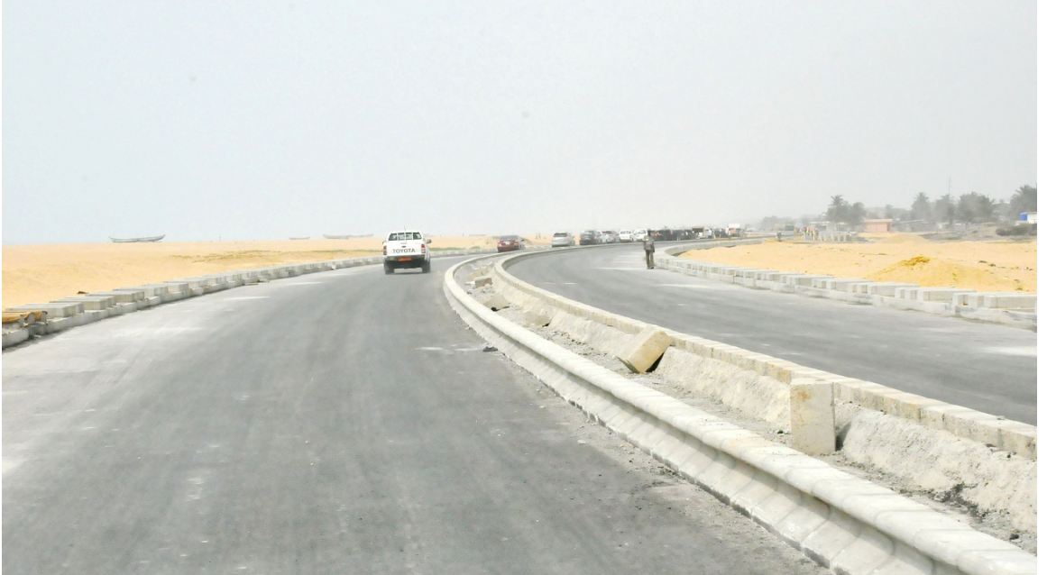 Patrice Talon sur un chantier routier au Bénin