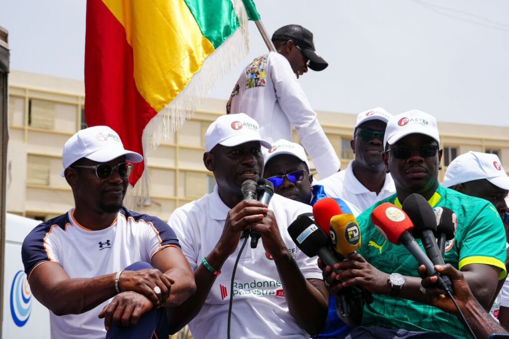 Départ précipité de Ousmane Sonko lors d’une marche populaire à Dakar