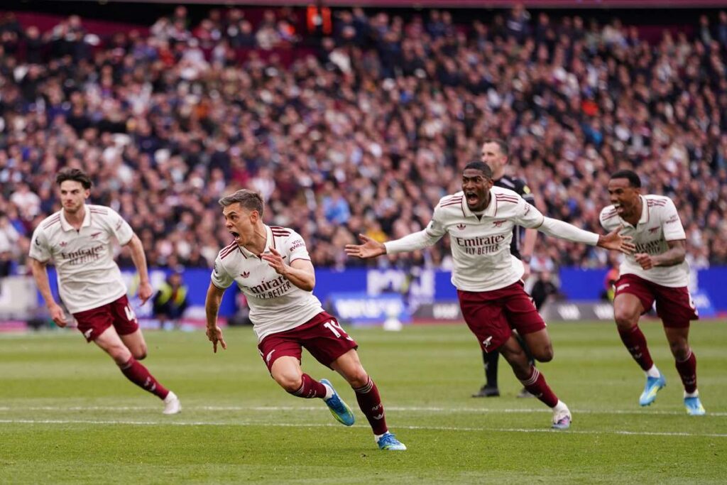 Arsenal face à Burnley pour se rapprocher du sacre en Premier League