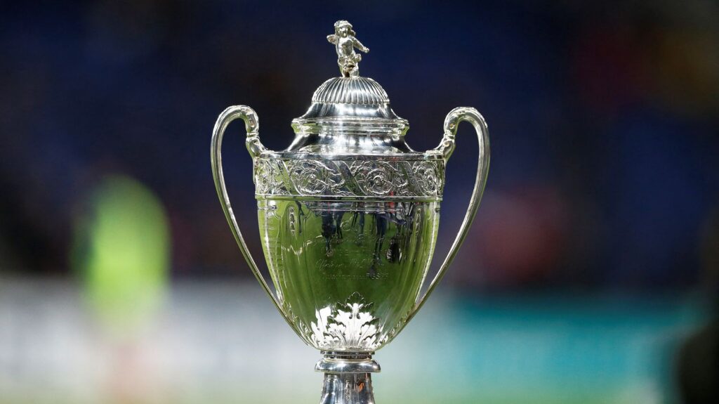 Finale de Coupe de France : Lens et Nice, deux destins footballistiques en jeu