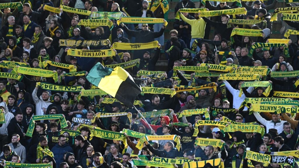 Tension à la Beaujoire : le match entre Nantes et Toulouse interrompu après un envahissement de terrain