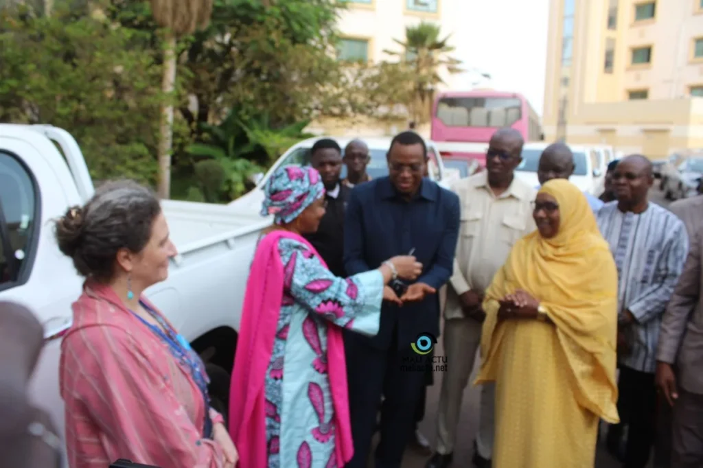Le Mali réceptionne 39 véhicules 4×4 pour renforcer sa santé grâce à Gavi