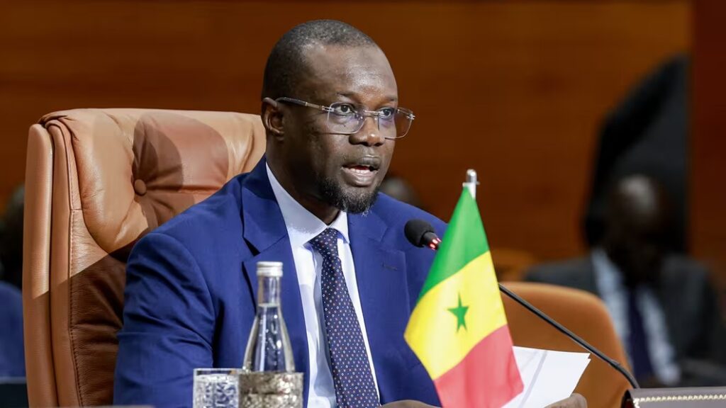 Ousmane Sonko justifie la répression anti-homosexualité et défie l’Occident