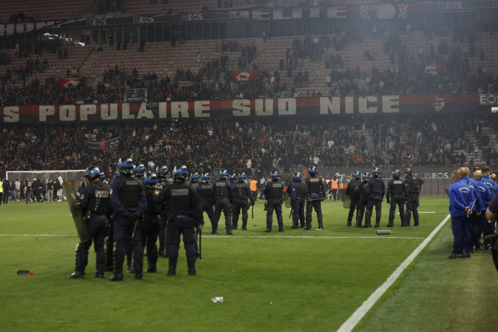 Nice condamné à jouer deux matchs sans public après des incidents au stade