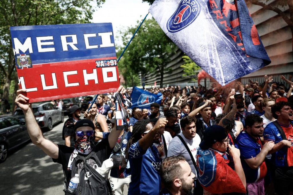Chaleur et ferveur avant la finale psg arsenal au parc des princes
