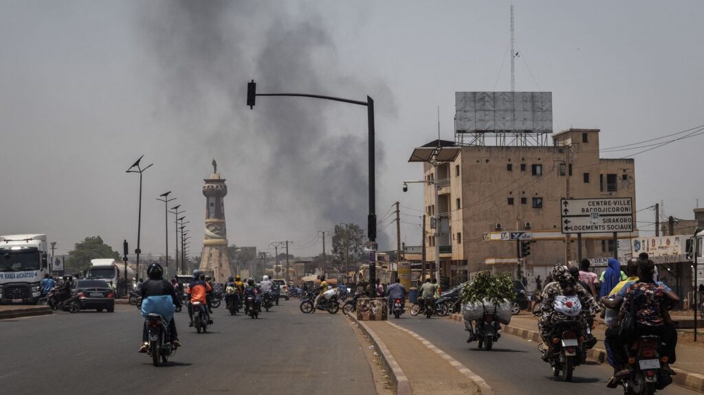 Mali : le JNIM appelle à un front uni contre la junte, la crise sécuritaire s’intensifie