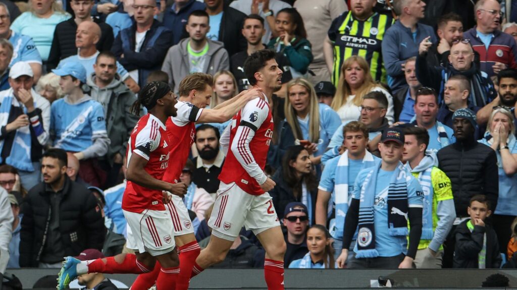 Arsenal sacré champion d’Angleterre : la fin d’une attente de vingt-deux ans