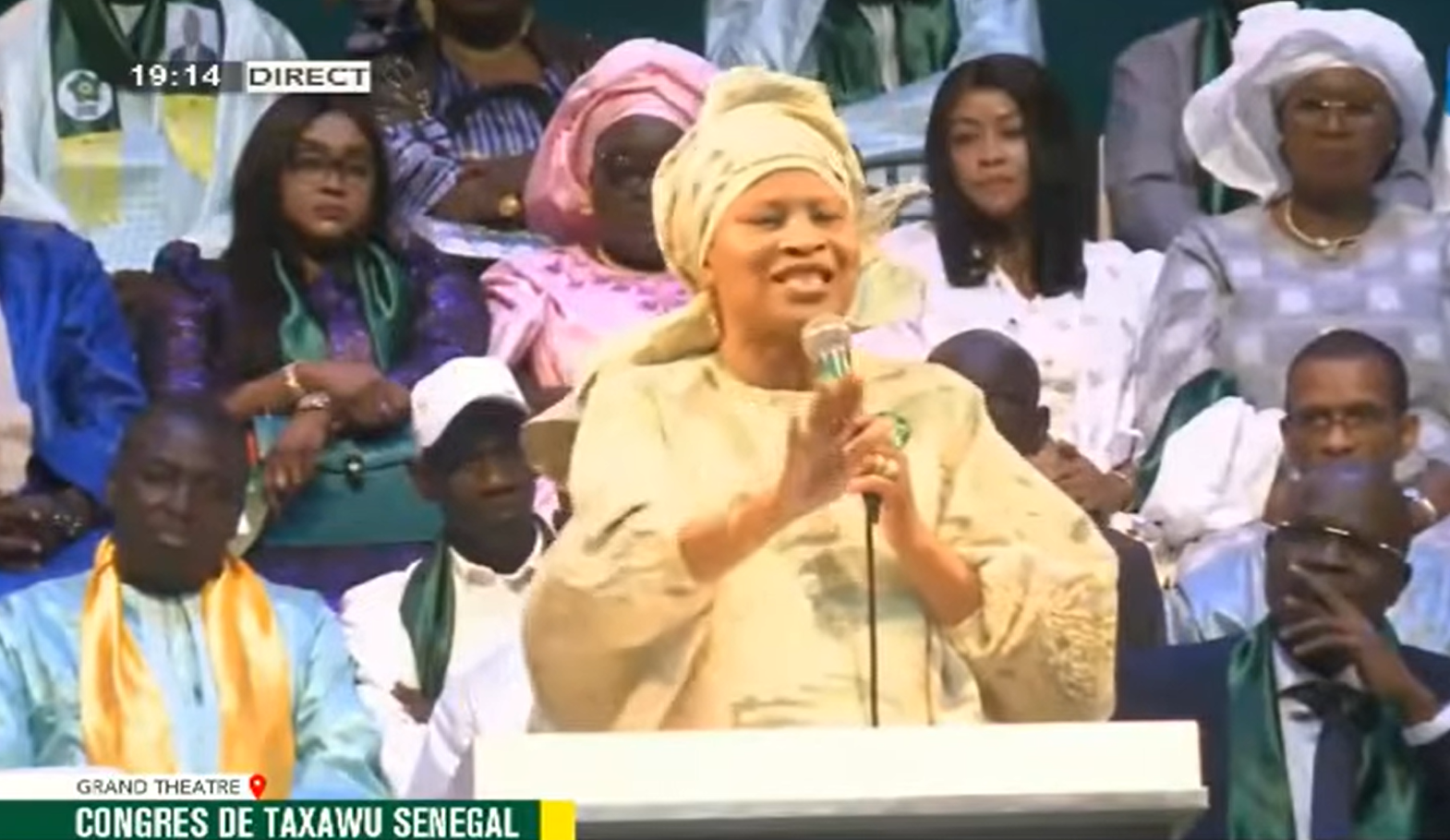 Congrès de "Taxawu Sénégal": Aïssata Tall Sall critique le nouveau régime et appelle à une démonstration de force de l'opposition Congrès de "Taxawu Sénégal": Aïssata Tall Sall critique le nouveau régime et appelle à une démonstration de force de l'opposition