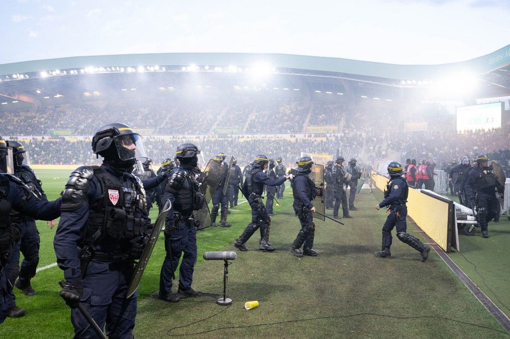 Forces de l'ordre déployées en masse au stade de la Beaujoire avant le match