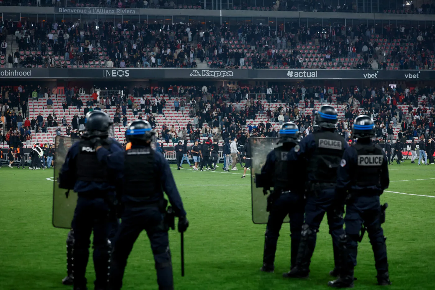 Nice pénalisé lourdement avant ses barrages contre Saint-Étienne