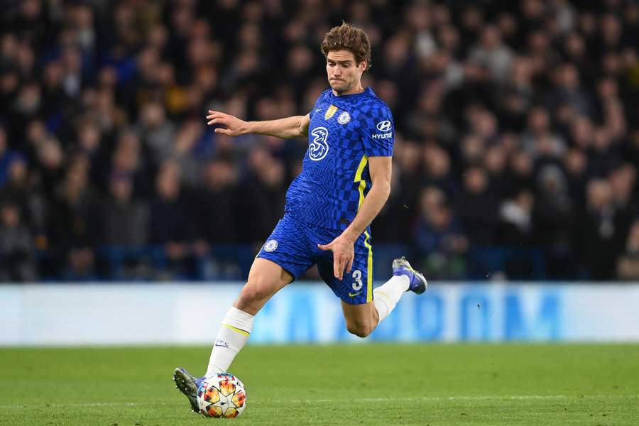 Marcos Alonso avec Chelsea lors du huitième de finale aller de Ligue des champions face à Lille en 2022 à Stamford Bridge.