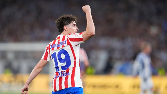 Julian Alvarez en action avec le FC Barcelone