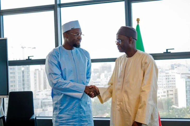Passation de services à la Primature entre Ousmane Sonko et Ahmadou Al Aminou Lô