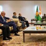 Rencontre diplomatique à Niamey entre le Premier ministre algérien et le chef d&rsquo;État nigérien