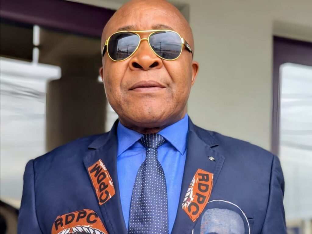Agression à l’aéroport de Douala : le Pr Jean Gatsi dénonce un complot politique lié à son soutien à Paul Biya