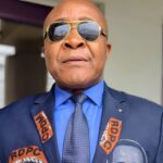 Agression à l&rsquo;aéroport de Douala : le Pr Jean Gatsi dénonce un complot politique lié à son soutien à Paul Biya