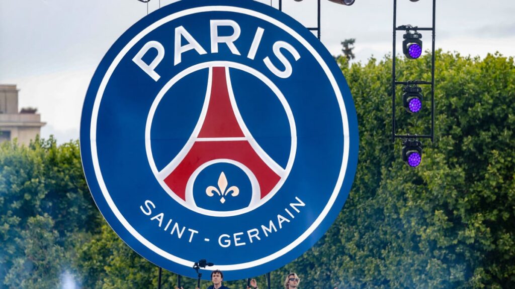 Mercato PSG : Manchester United prend les devants pour Mateus Fernandes