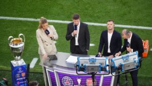 Les bourdes des commentateurs de la finale PSG-Arsenal dénoncées dans l&rsquo;émission de Julien Cazarre