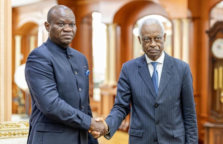 Rencontre entre le président gabonais Oligui Nguema et le maire de Libreville Eugène Mba au palais présidentiel