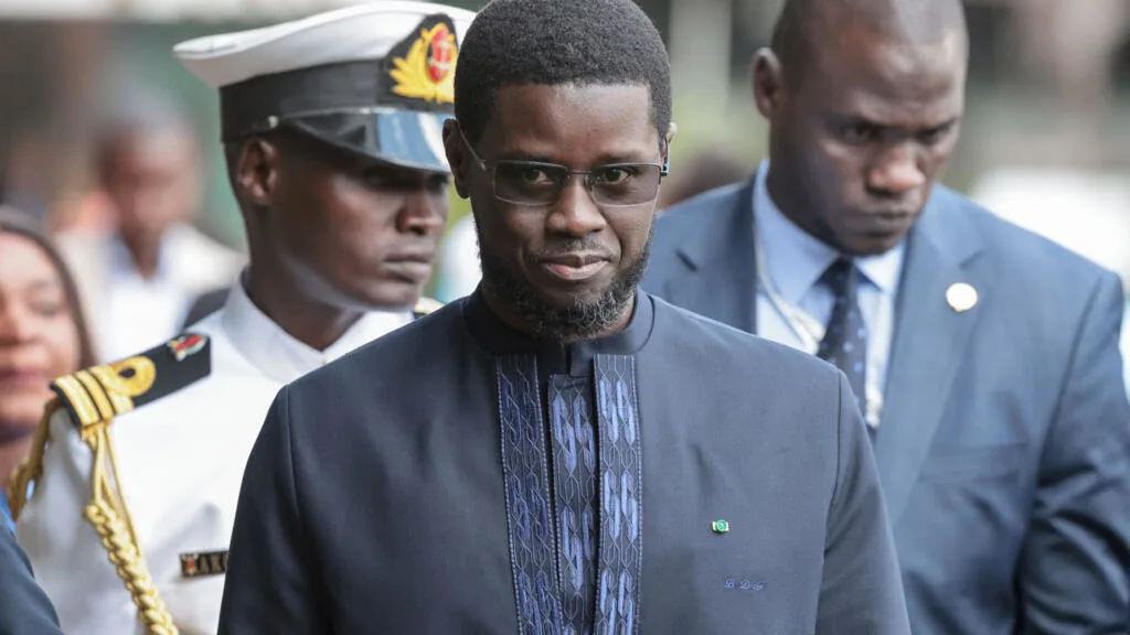 Bassirou Diomaye Faye lors d'un hommage solennel