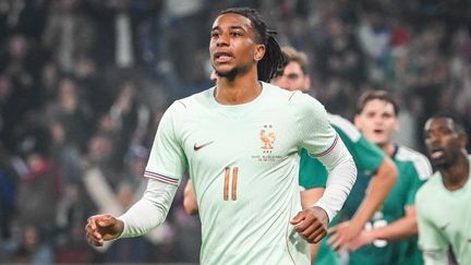 Michael Olise, buteur décisif pour les Bleus lors du match contre l'Irlande du Nord