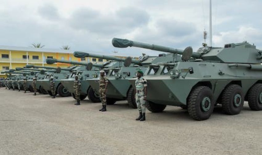 Véhicules militaires livrés à Libreville