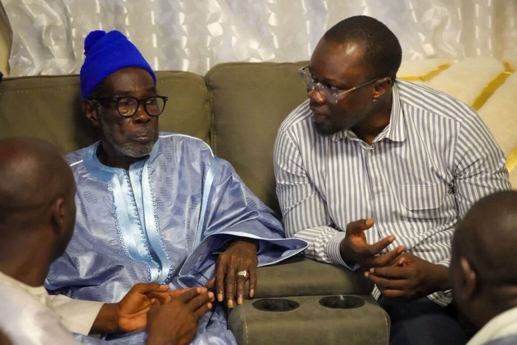 Décès du guide religieux serigne abdou bakhi mbacké : sonko présente ses condoléances