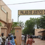 Tribunal de Bamako en émoi : un féticheur bouleverse un procès de coup d’État
