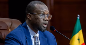 Sonko exige le respect du calendrier électoral pour 2027