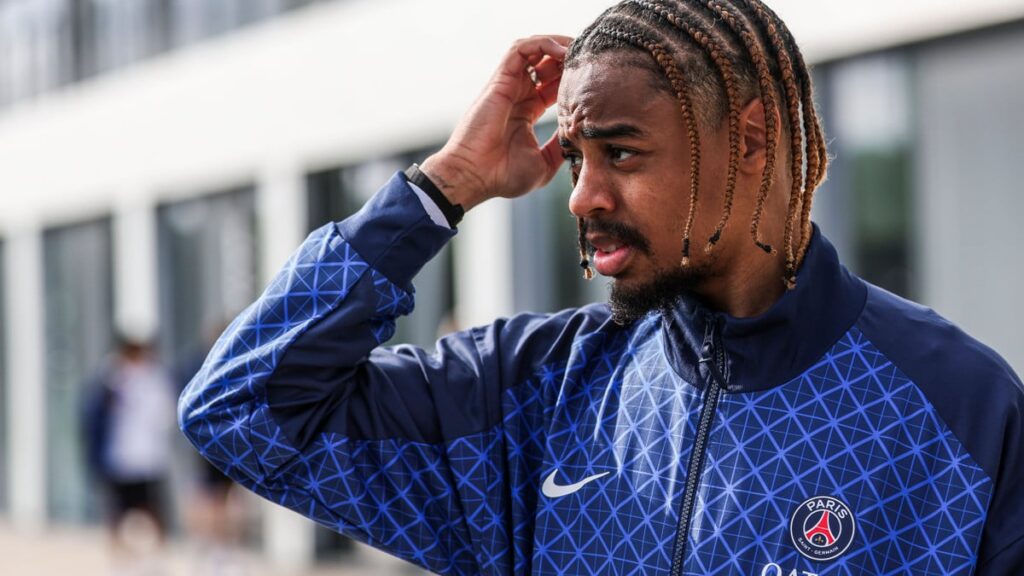 Bradley barcola : le psg prêt à encaisser un transfert record ce mercato ?
