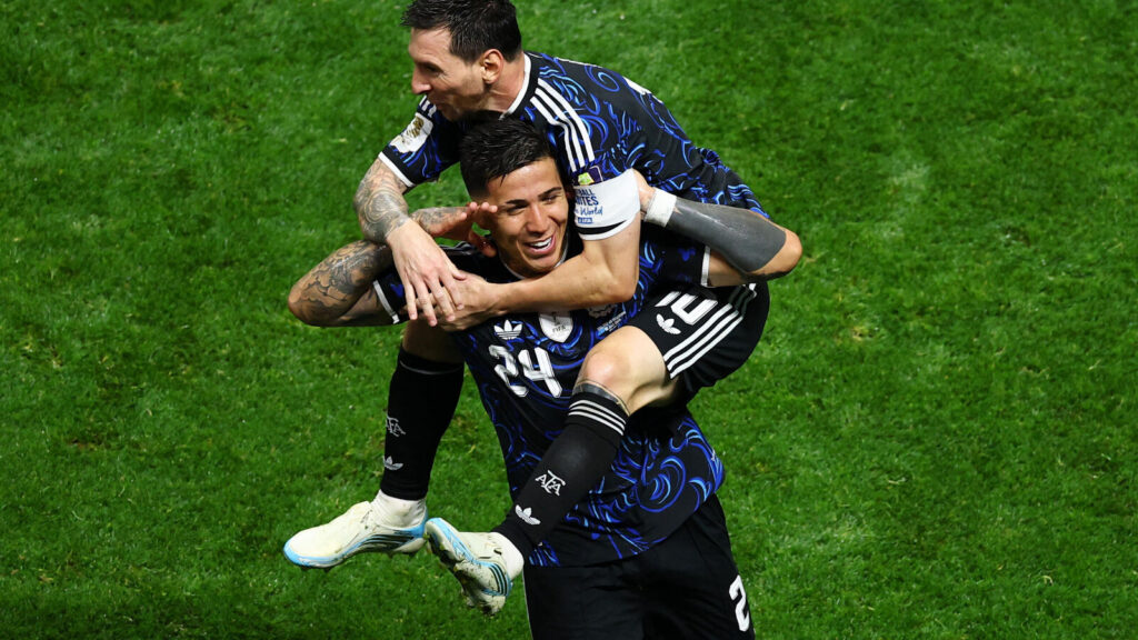 Coupe du monde 2026 : l’Argentine en finale après un duel électrique face à l’Angleterre