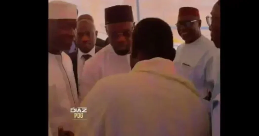 Ousmane Sonko rend hommage au Jaraaf Papa Youssou Ndoye à Ouakam