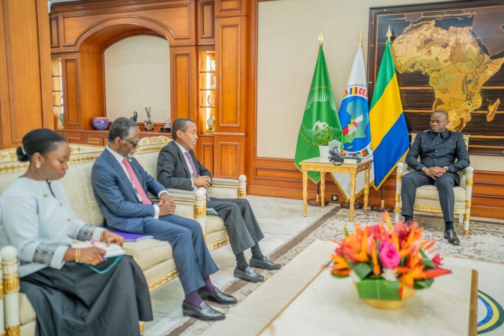 L’expérience gabonaise de transition politique, un modèle pour Madagascar
