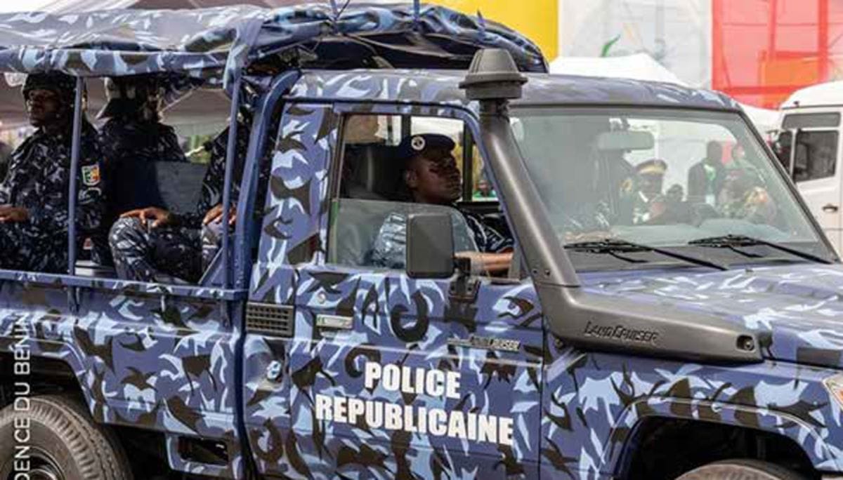 Véhicule de la police républicaine à Cotonou