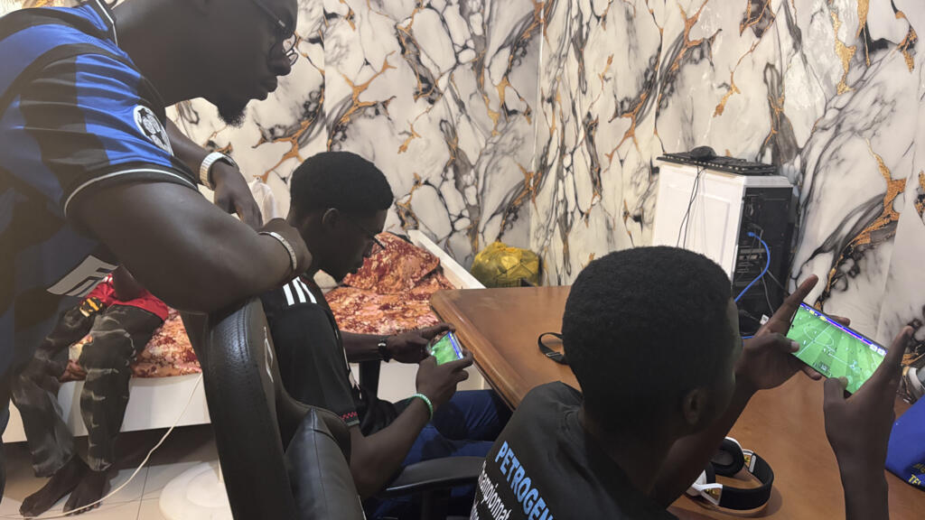 Ibzo en pleine séance d'entraînement avec l'équipe nationale sénégalaise d'eFootball