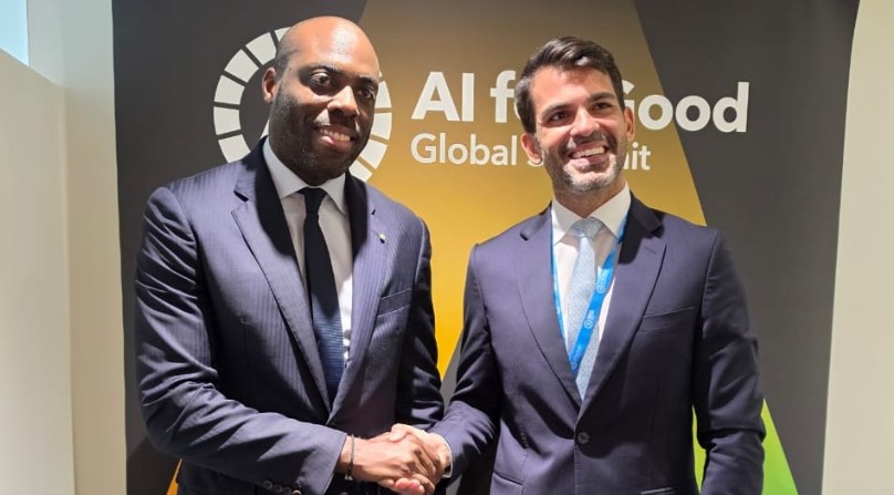 le ministre gabonais de l’Économie numérique, Mark-Alexandre Doumba, et les responsables régionaux de TikTok en discussion