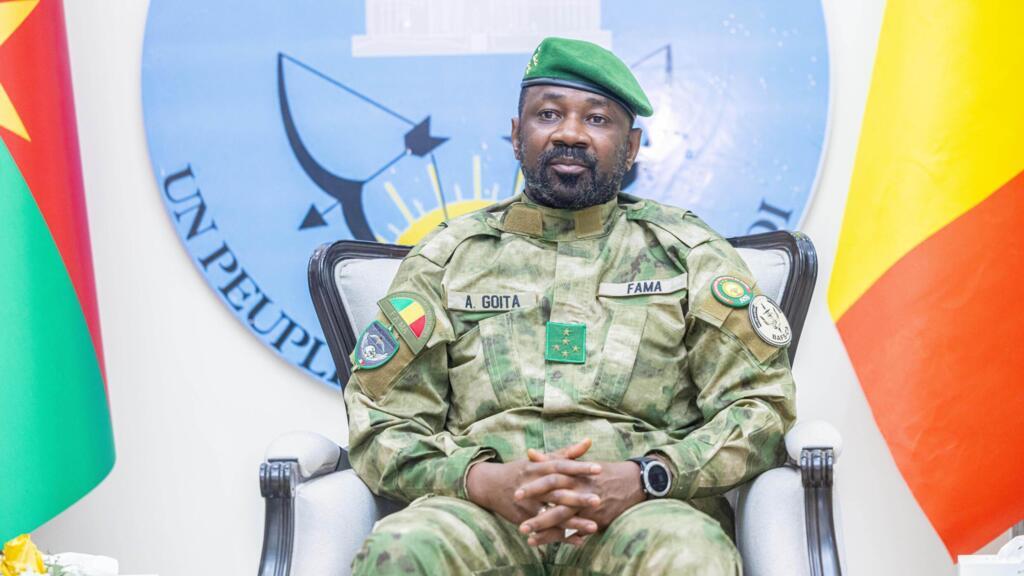 Le président de transition malien, le général Assimi Goïta, lors du sommet de l'Alliance des États du Sahel à Bamako, en décembre 2025.