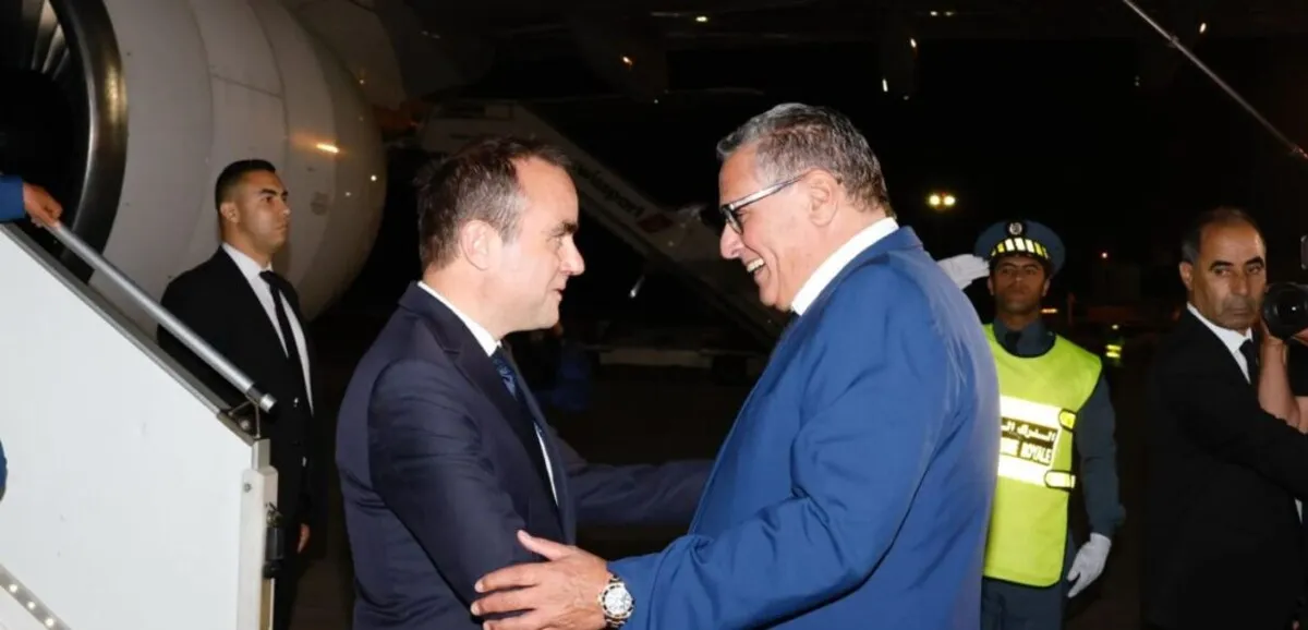 Sébastien Lecornu et Aziz Akhannouch lors d'une réunion diplomatique