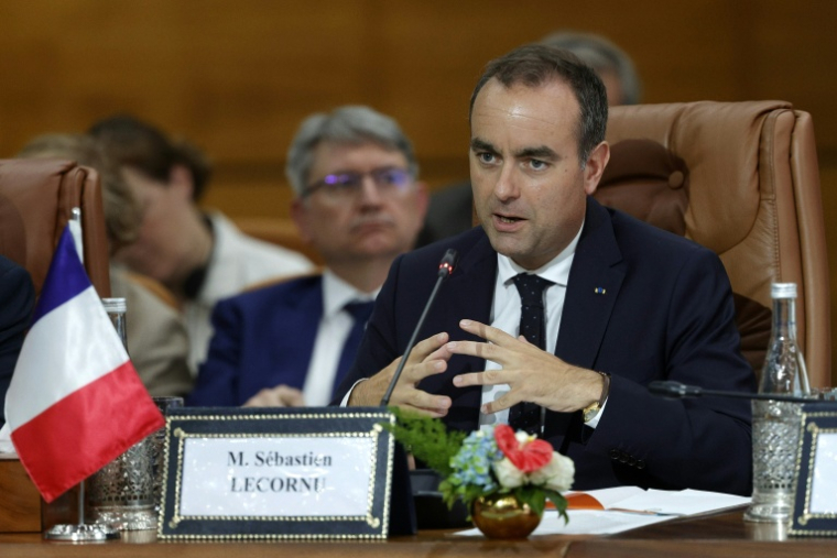 Le Premier ministre français Sébastien Lecornu lors d'un discours d'ouverture avec des ministres marocains