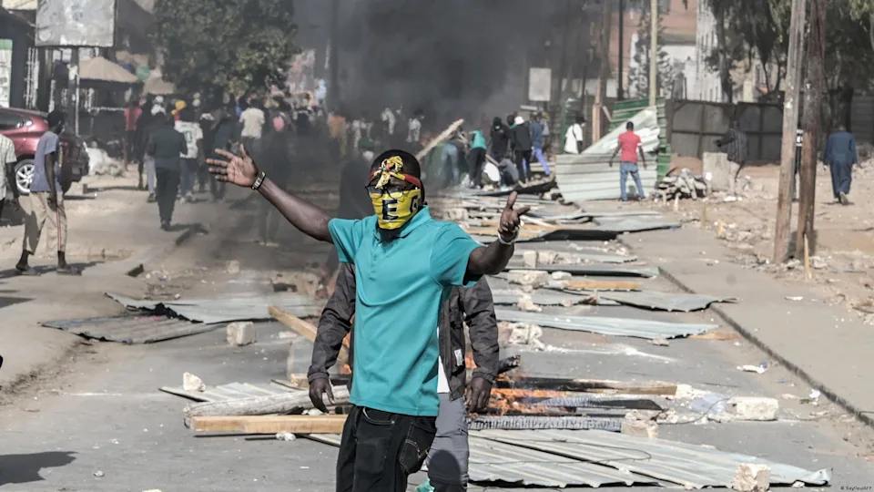 Analyse politique sur les enjeux de la rencontre entre Bassirou Diomaye Faye et Macky Sall