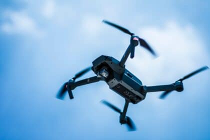 Russie : une attaque de drones ukrainiens provoque un incendie dans un entrepôt