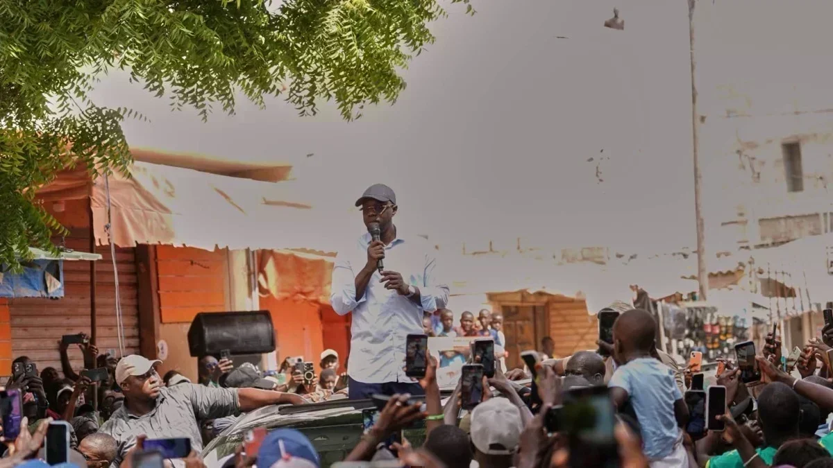 Bargny : Ousmane Sonko lance la mobilisation des militants pour les cartes de membre de Pastef Bargny : Ousmane Sonko lance la mobilisation des militants pour les cartes de membre de Pastef