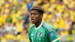 Psg en course pour le gardien japonais zion suzuki