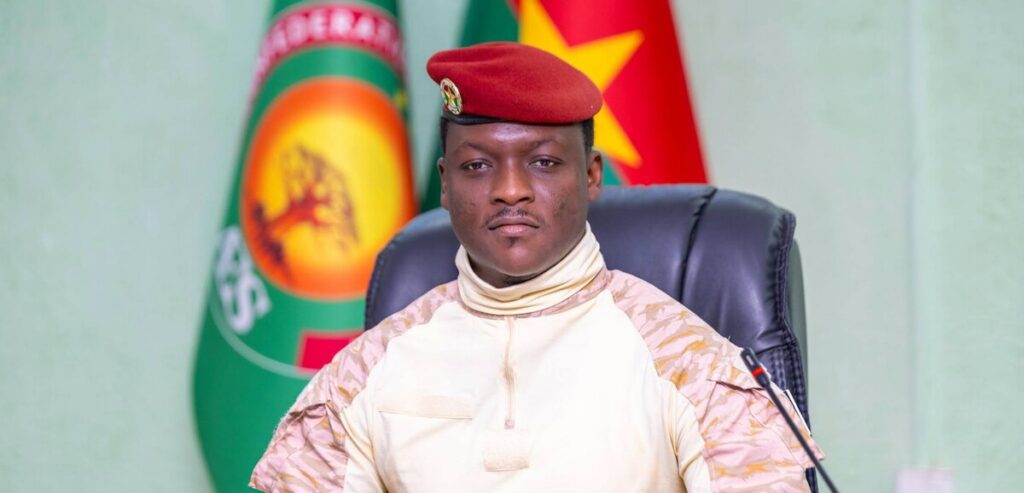 Burkina Faso : des journalistes en immersion militaire, une démarche controversée