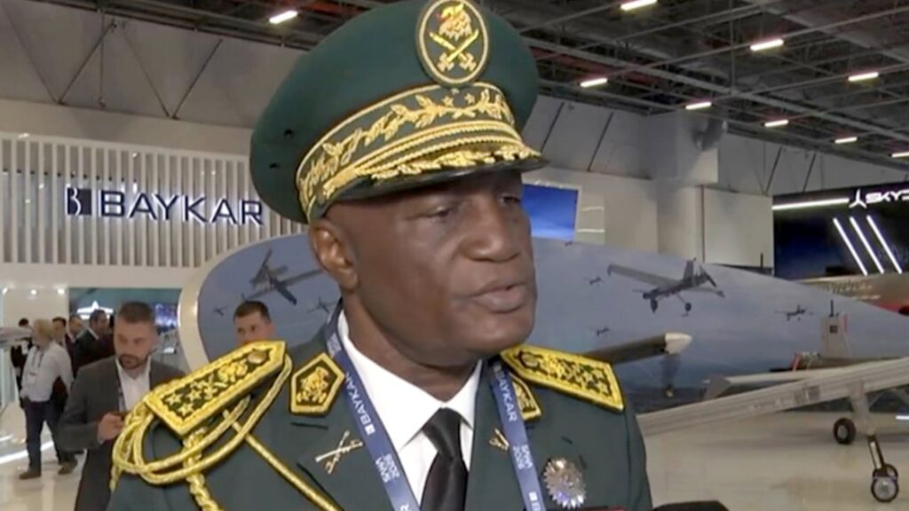 Cameroun : découvrez le profil du général Hippolyte Ebaka, figure majeure de l’armée