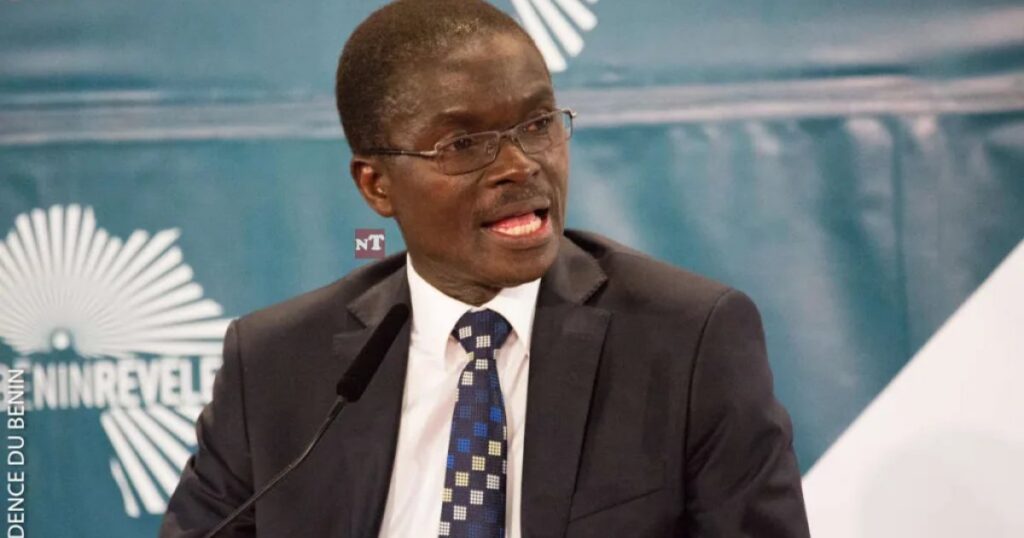 Lazare Sehouéto défend le sénat du Bénin contre les préjugés politiques