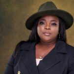 Togo: Noélie Elykem déchire son passeport sur TikTok, un acte qui divise