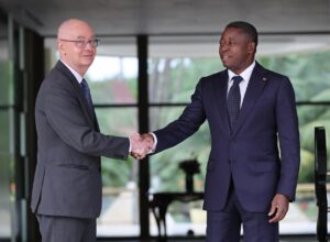 Faure Gnassingbé et l'ambassadeur brésilien en discussion